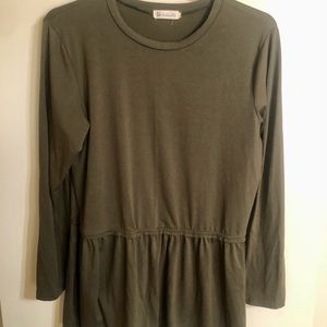 Army green loose long sleeve peplum top in size large